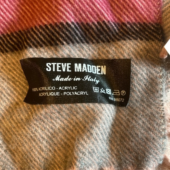 NEW Steve Madden blush scarf made in Italy - Picture 4 of 4